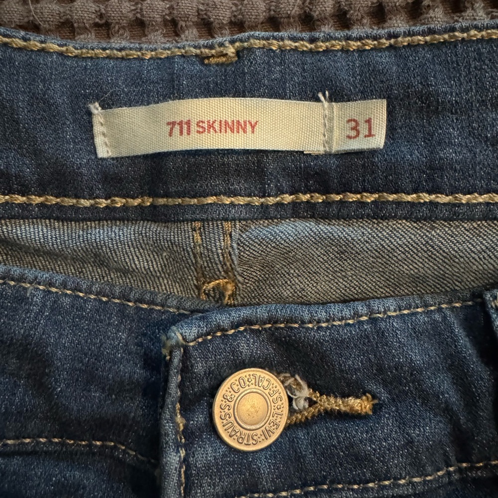 Levi's 711 Skinny Jeans in indigo blue Size 31